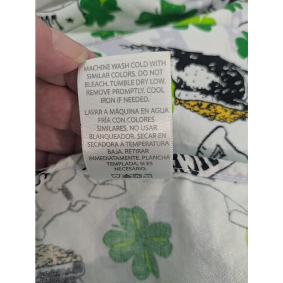 Peanuts Snoopy St Patricks Day Luck Clover 100% Cotton Scrub Size M‎ - Picture 7 of 8